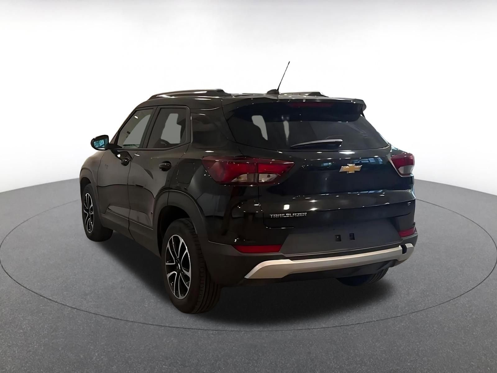 Used 2025 Chevrolet TrailBlazer LT image 11