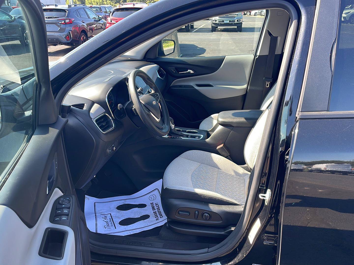 Used 2023 Chevrolet Equinox LS w/ LS Convenience Package FWD image 9