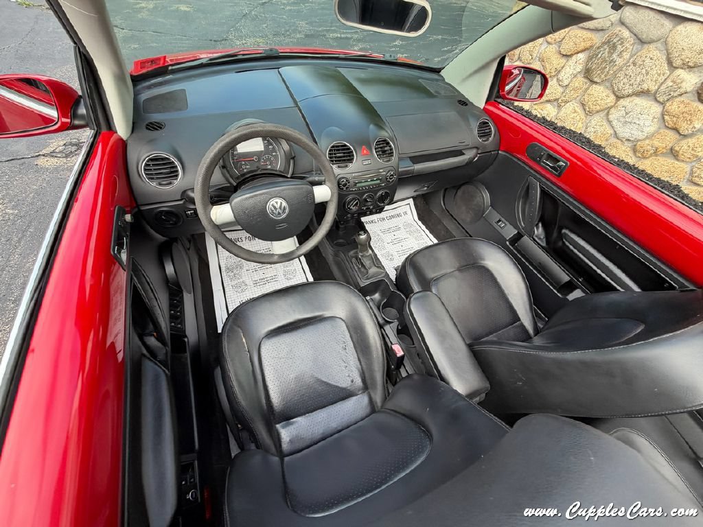 Used 2006 Volkswagen Beetle Convertible w/ Package 1 FWD image 18