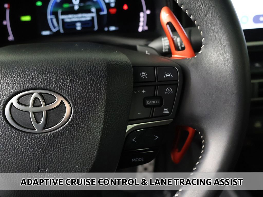 Used 2025 Toyota Camry SE FWD image 5