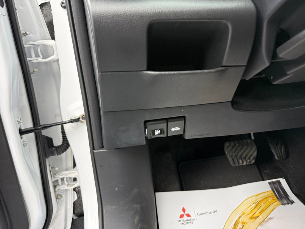 Used 2023 Nissan Kicks SV image 27