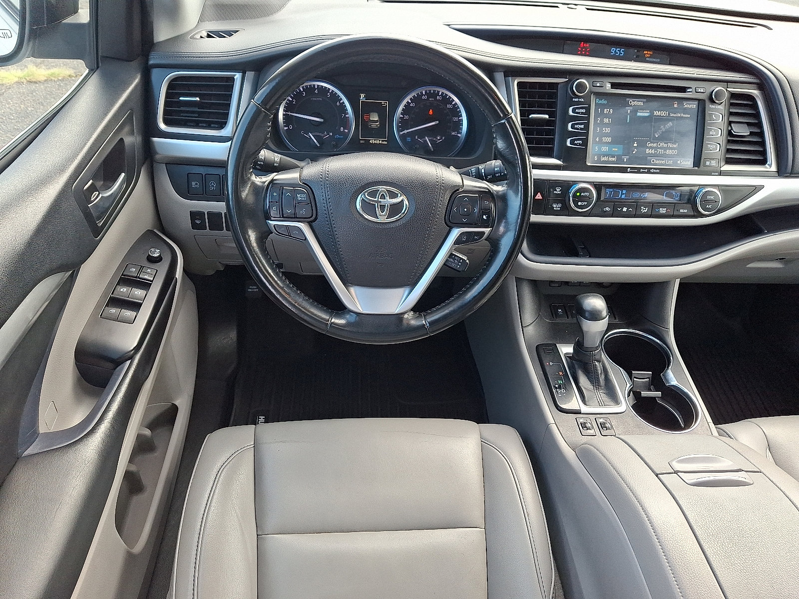 Used 2019 Toyota Highlander XLE AWD/4WD image 12