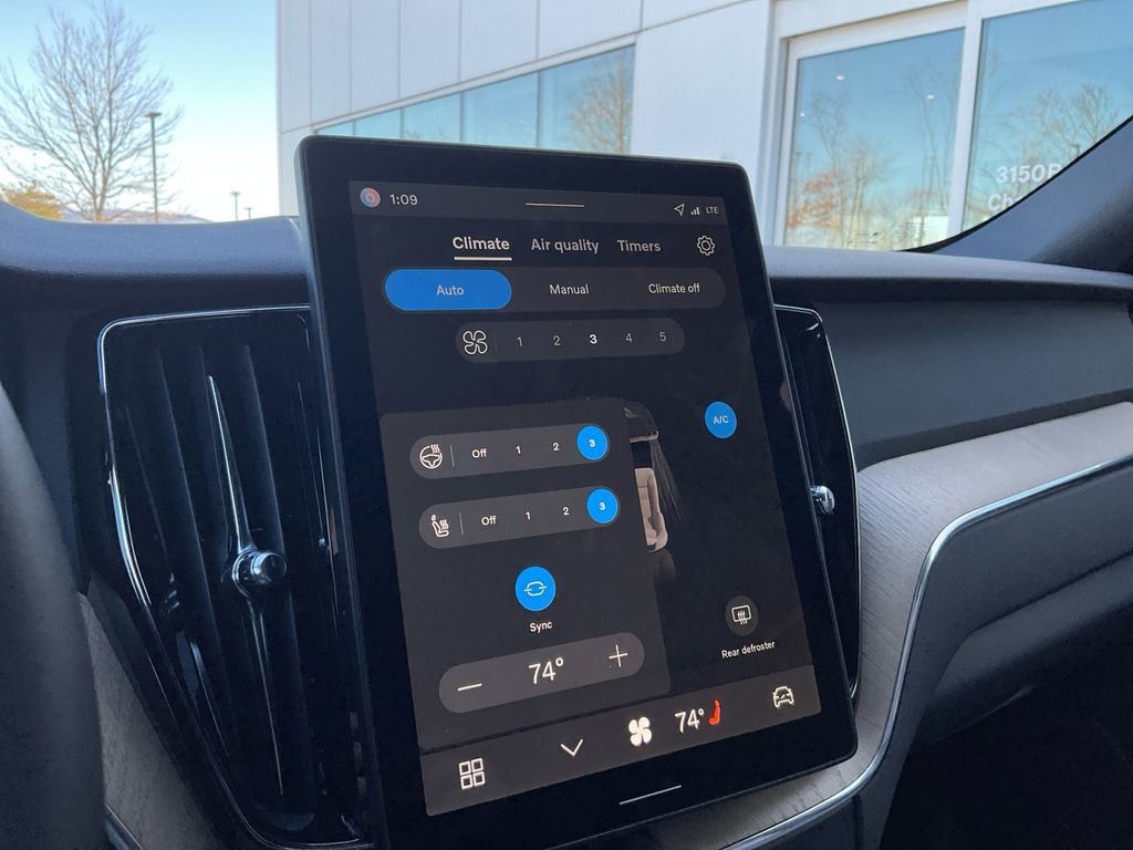 New 2026 Volvo XC60 B5 Plus w/ Protection Package Premier image 23