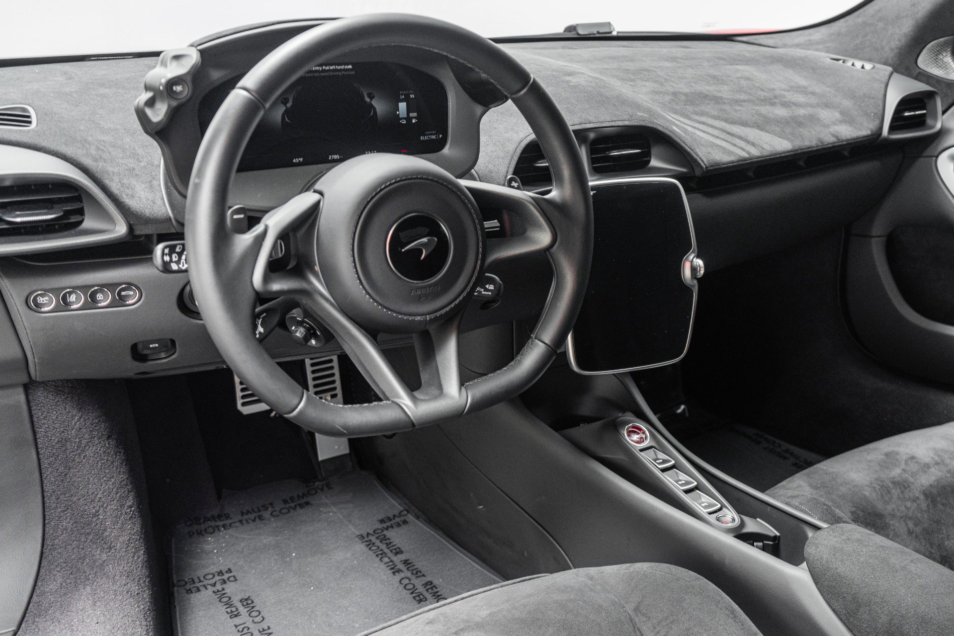 Used 2023 McLaren Artura RWD image 10