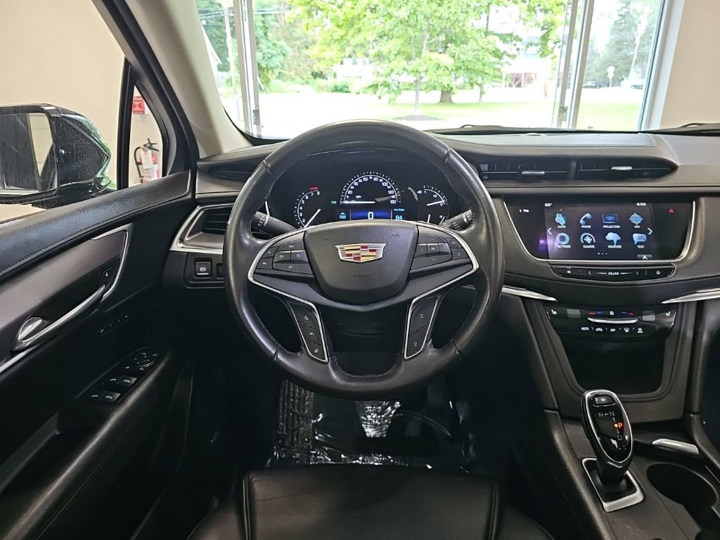 Used 2018 Cadillac XT5 Luxury w/ Driver Awareness Package AWD/4WD image 19
