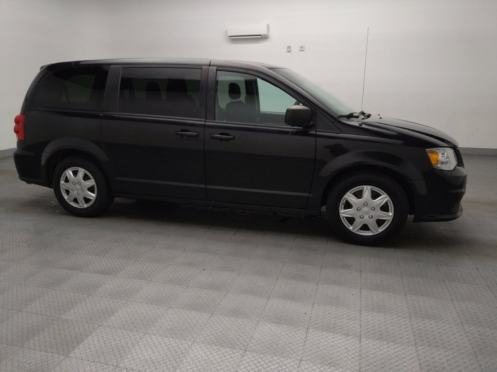 Used 2018 Dodge Grand Caravan SE w/ UConnect Hands-Free Group FWD image 11