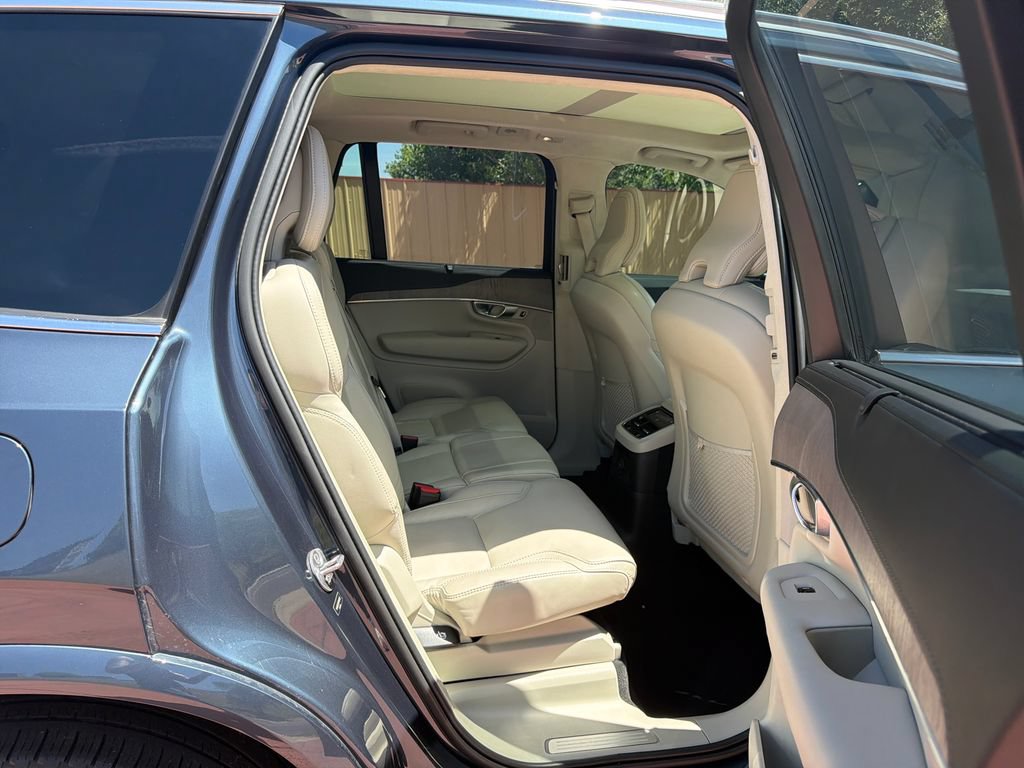 Used 2023 Volvo XC90 T8 Ultimate w/ Lounge Package AWD/4WD image 32