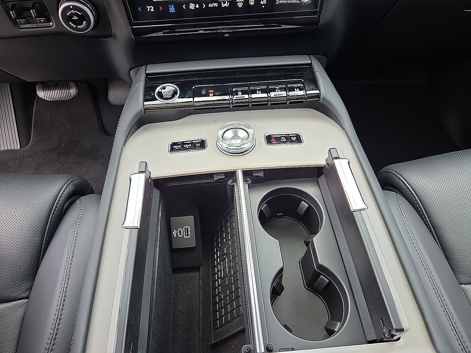New 2026 Lincoln Navigator L Reserve w/ Jet Appearance Package AWD/4WD image 25