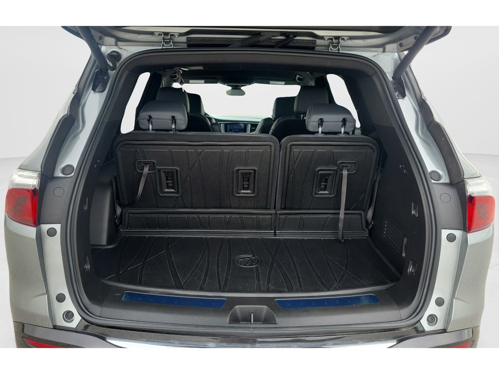 Used 2023 Buick Enclave Essence w/ Sport Touring Edition image 12