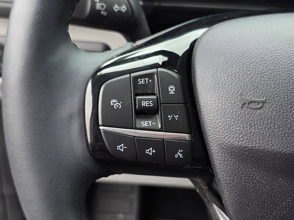 Used 2023 Ford Escape Platinum w/ Premium Technology Package FWD image 26
