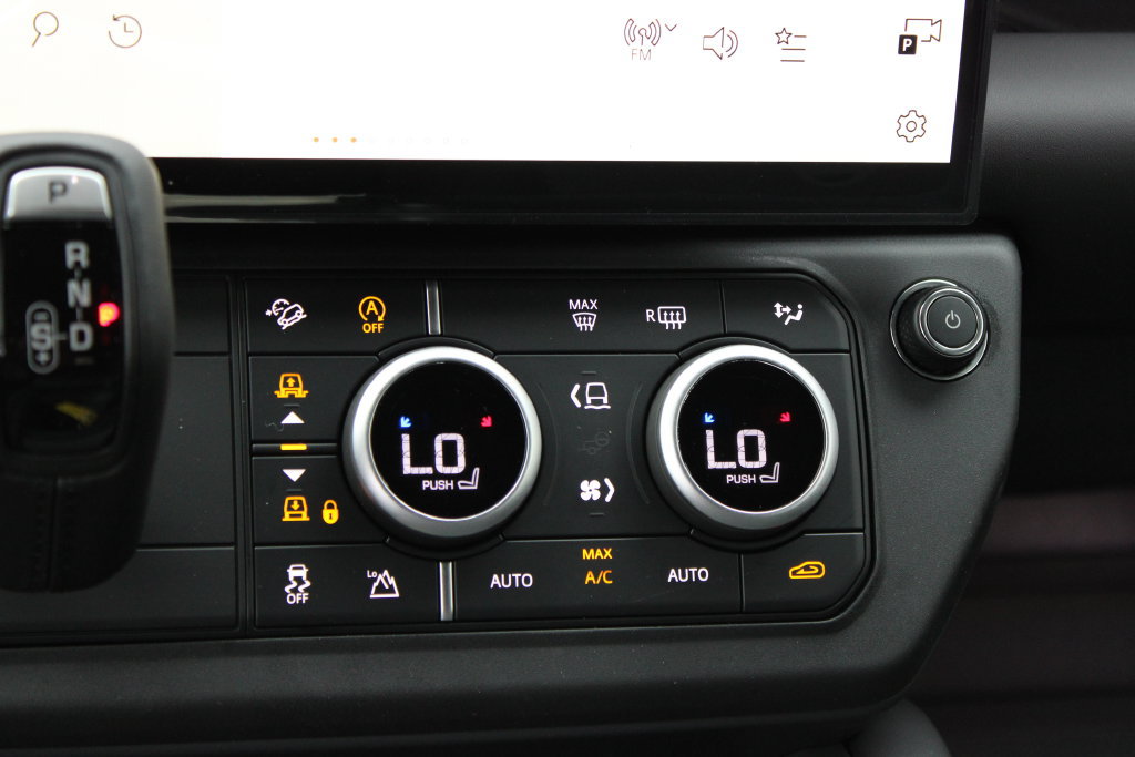 New 2026 Land Rover Defender 110 X-Dynamic SE AWD/4WD image 13