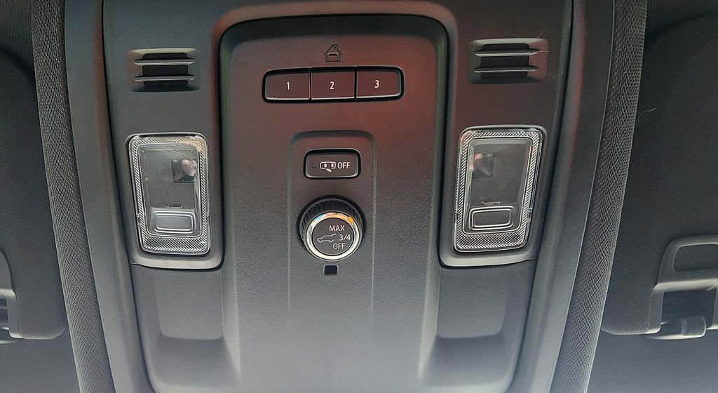 Used 2022 Chevrolet Suburban LT AWD/4WD image 45