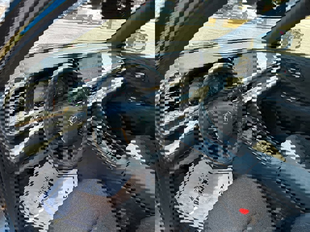 Used 2023 Toyota Crown XLE image 21