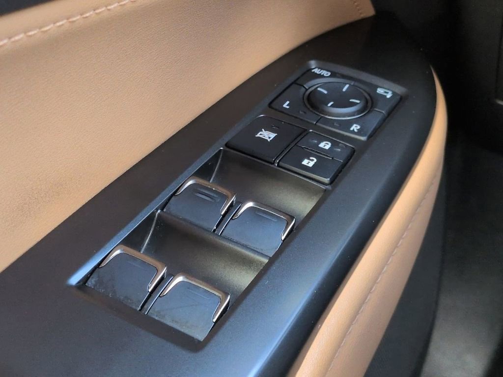 Used 2022 Lexus NX 250 FWD w/ Towing Package (2000 Lbs) image 25