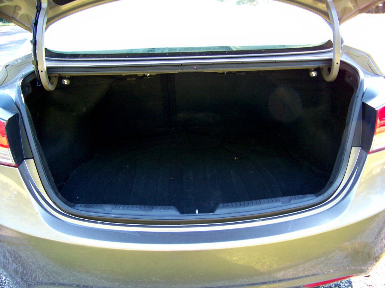 Used 2013 Hyundai Elantra GLS image 10