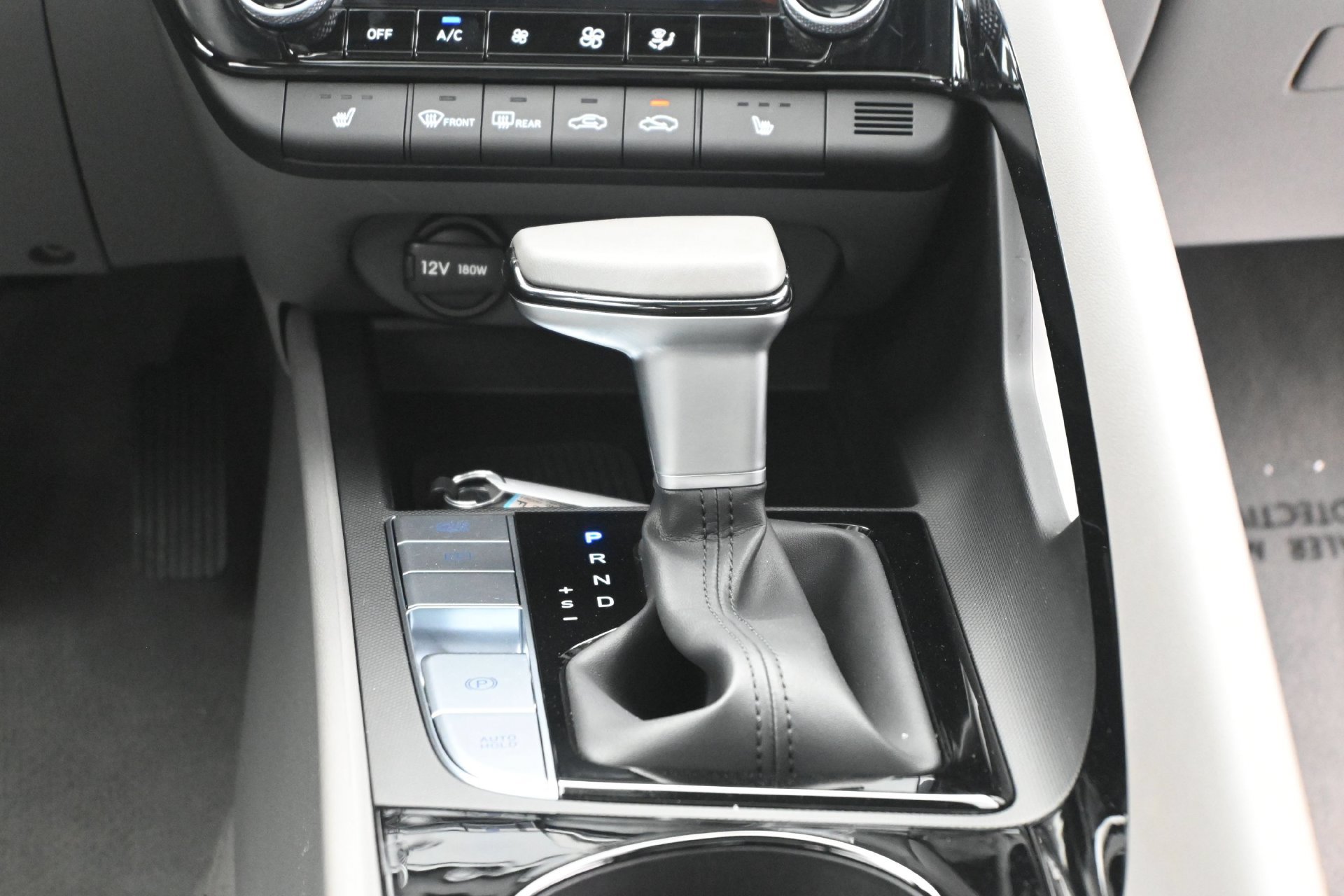 Used 2025 Hyundai Elantra SEL FWD image 19