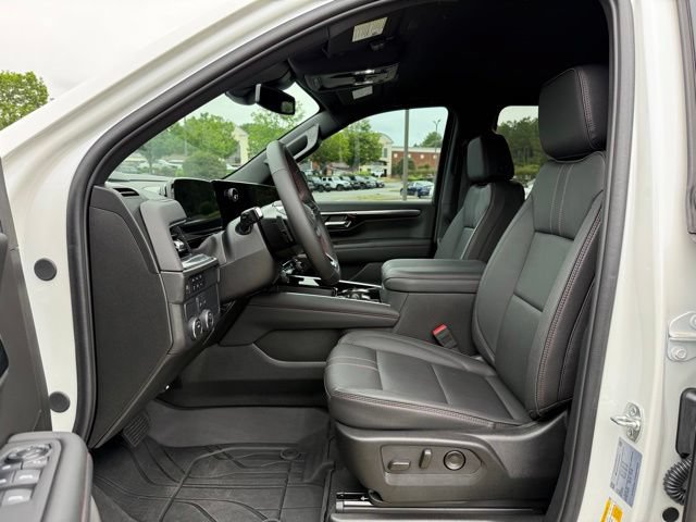 Used 2025 Chevrolet Suburban RST w/ Comfort Package RWD image 13