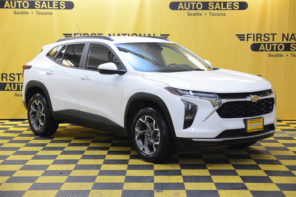 Used 2025 Chevrolet Trax LT