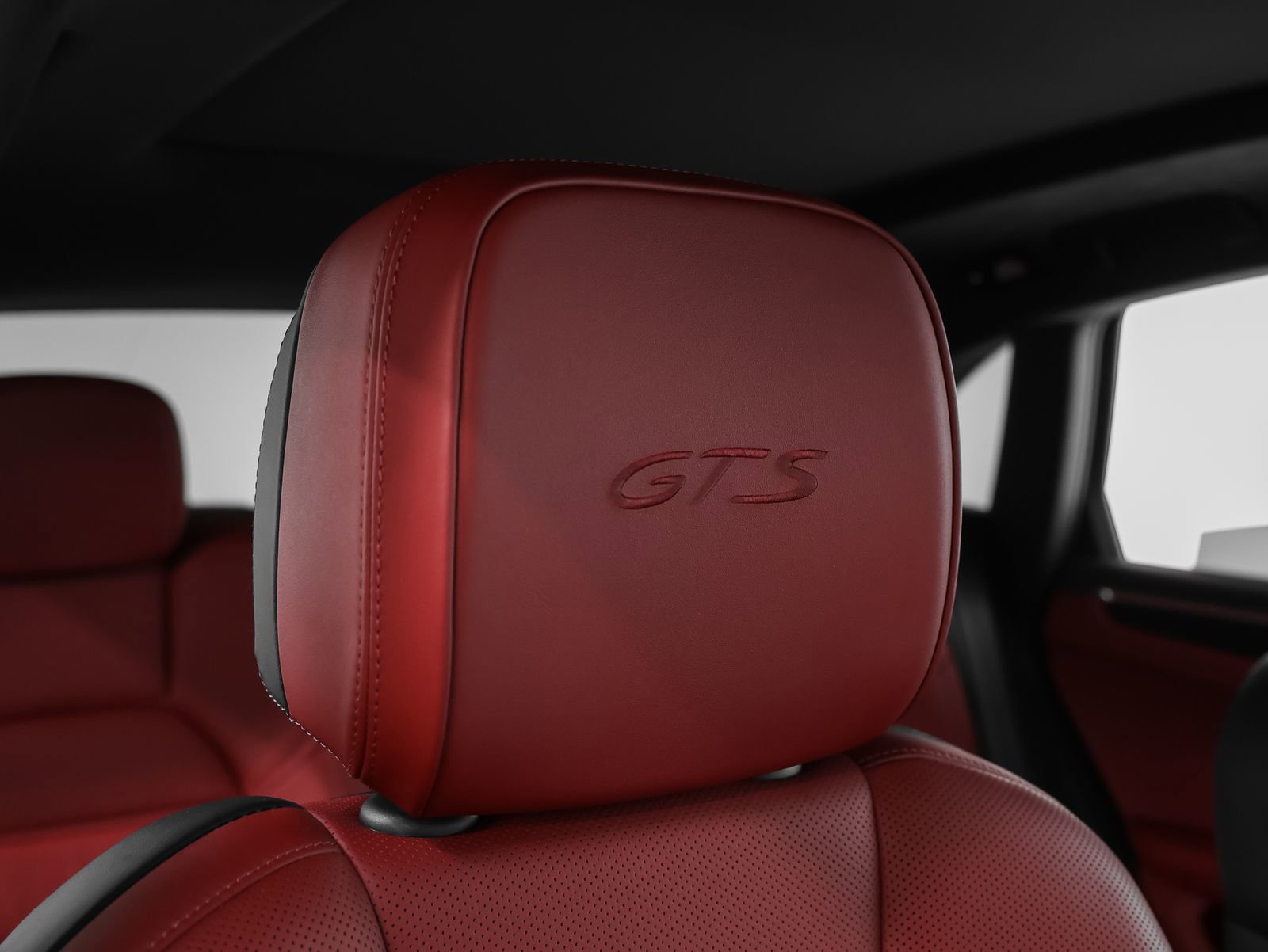 Certified 2022 Porsche Macan GTS image 29