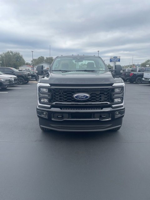 New 2026 Ford F250 4x4 Regular Cab Super Duty image 2