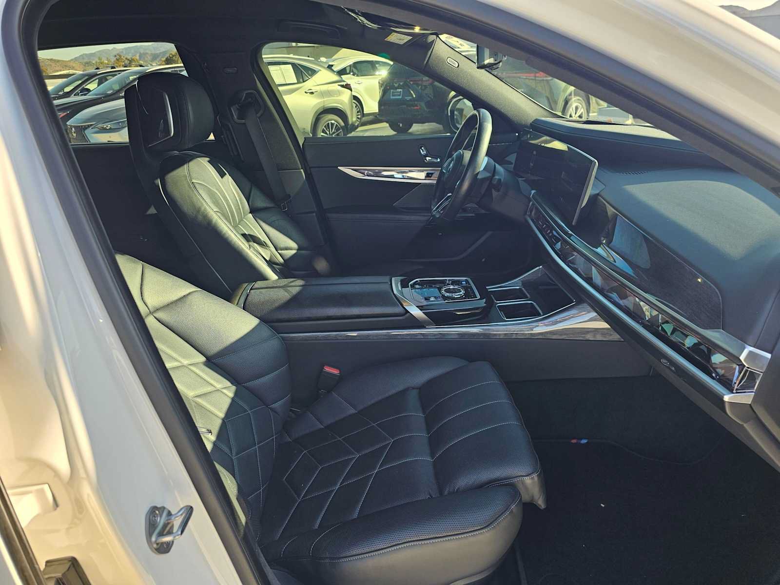 Used 2024 BMW i7 eDrive50 w/ M Sport Package RWD image 10