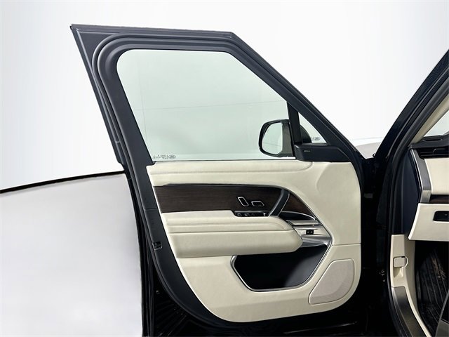 Certified 2023 Land Rover Range Rover SE image 11