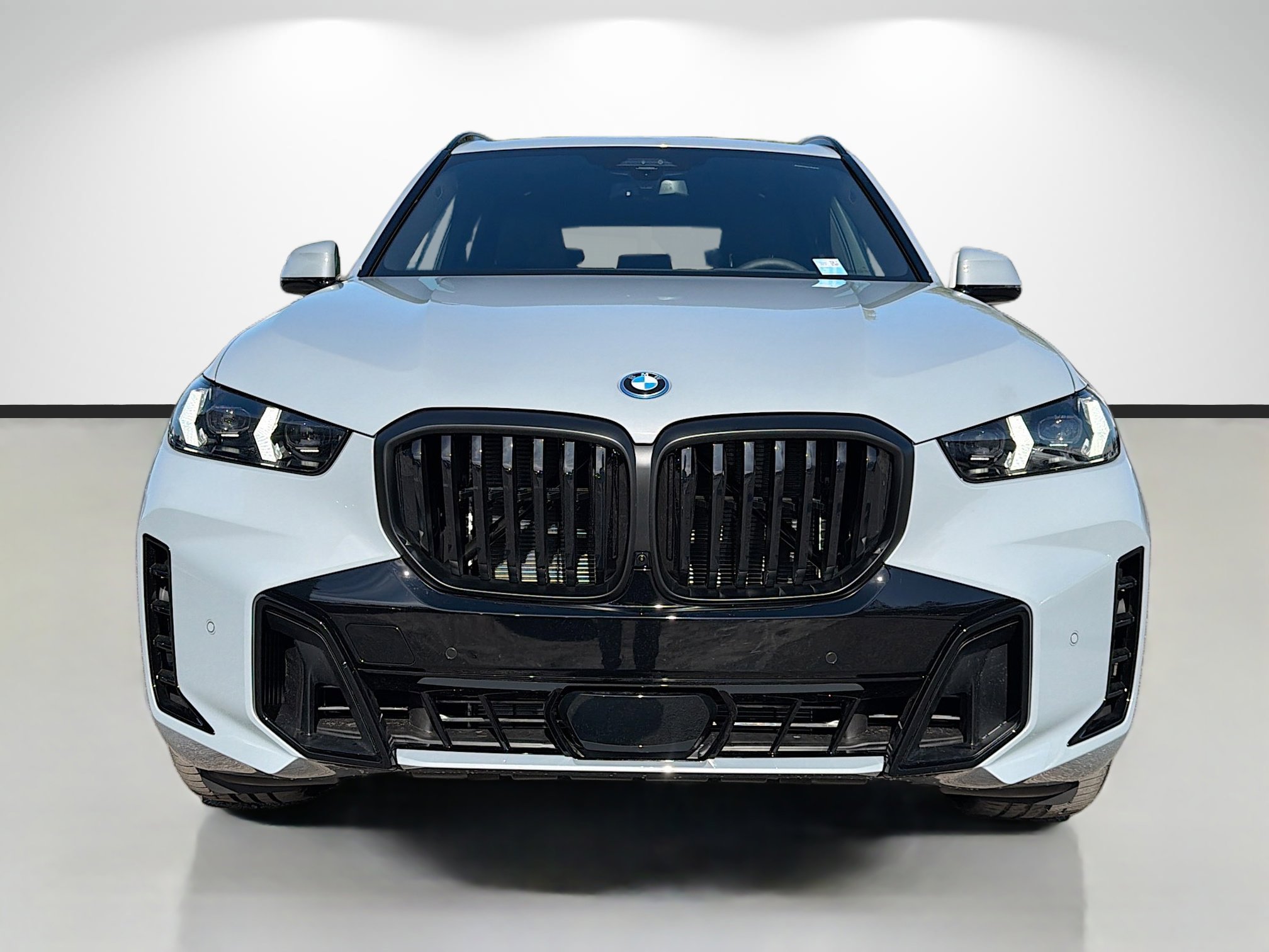New 2026 BMW X5 xDrive50e w/ Executive Package image 8