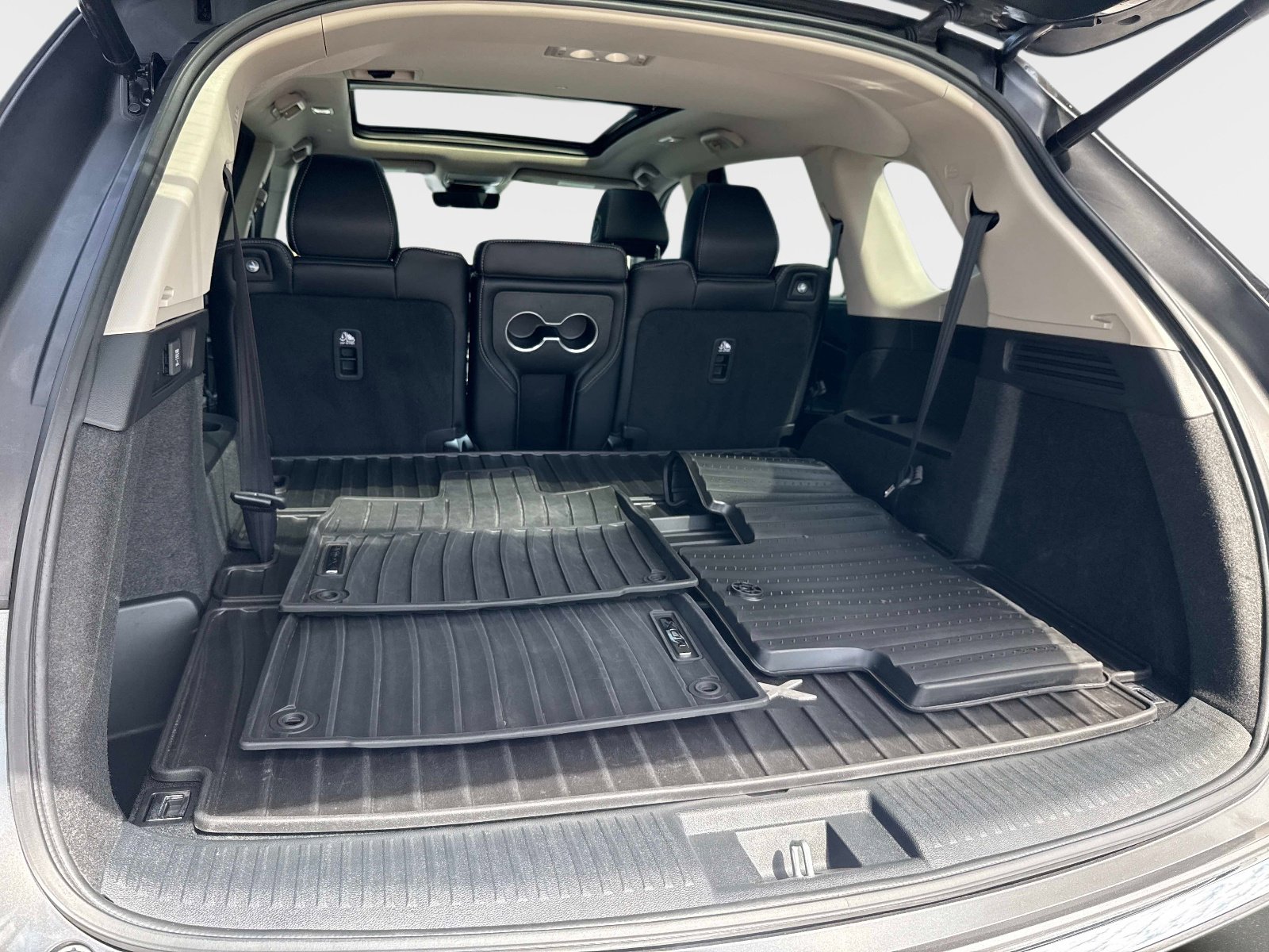 Certified 2024 Acura MDX FWD w/ Technology Package image 9