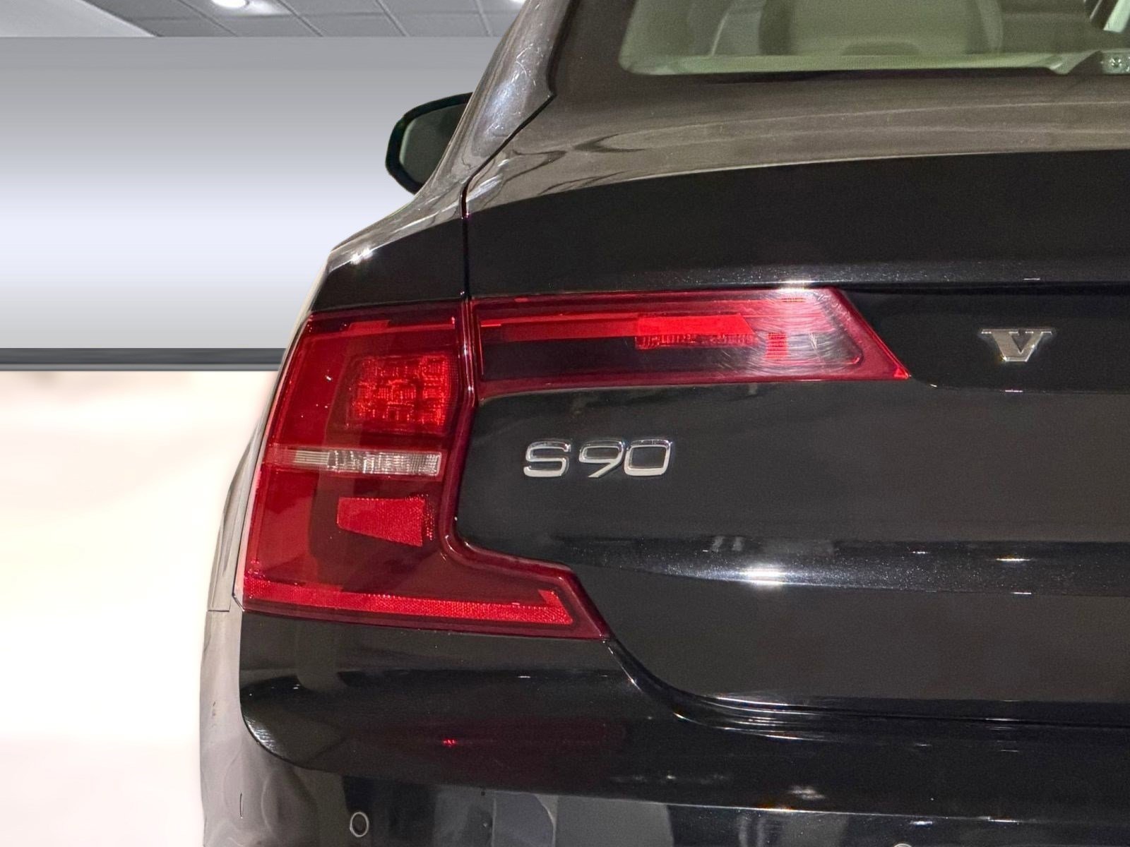 Used 2017 Volvo S90 T6 Inscription w/ Vision Package image 13