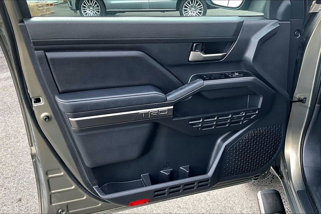 Used 2025 Toyota Tacoma TRD Off-Road image 23