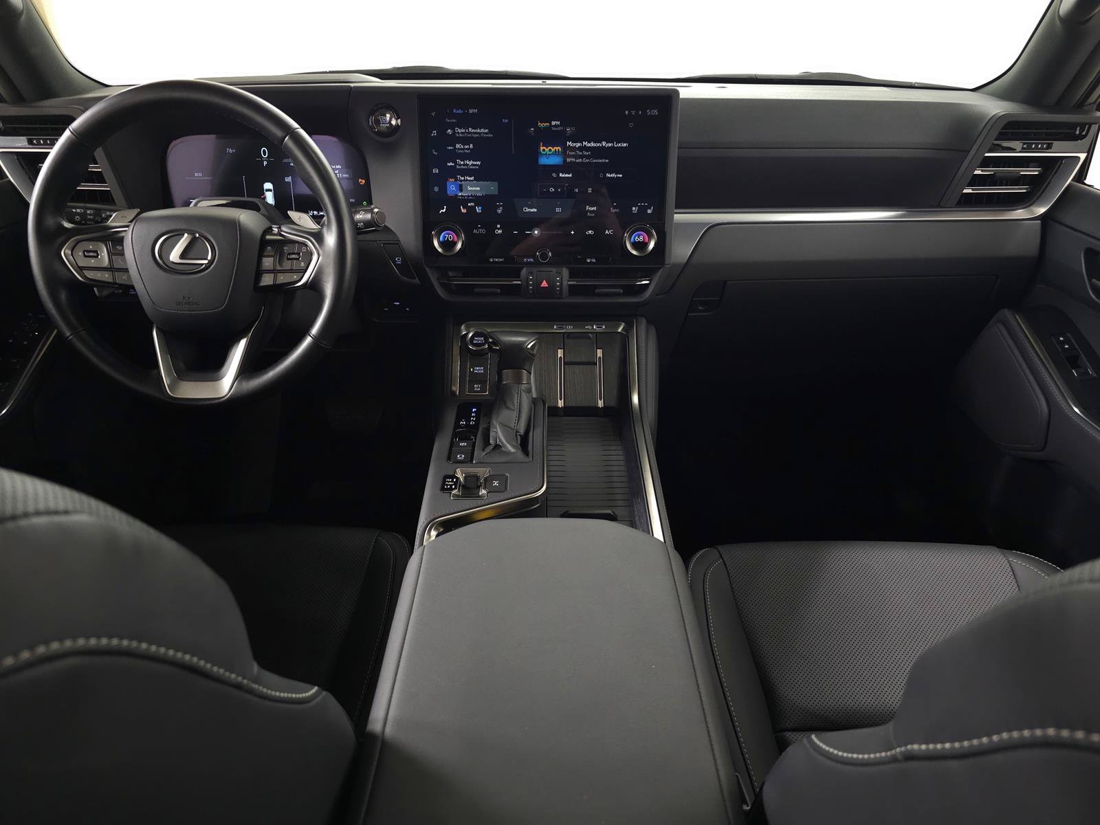 Certified 2026 Lexus GX 550 w/ Accessory Package (2T) AWD/4WD image 17