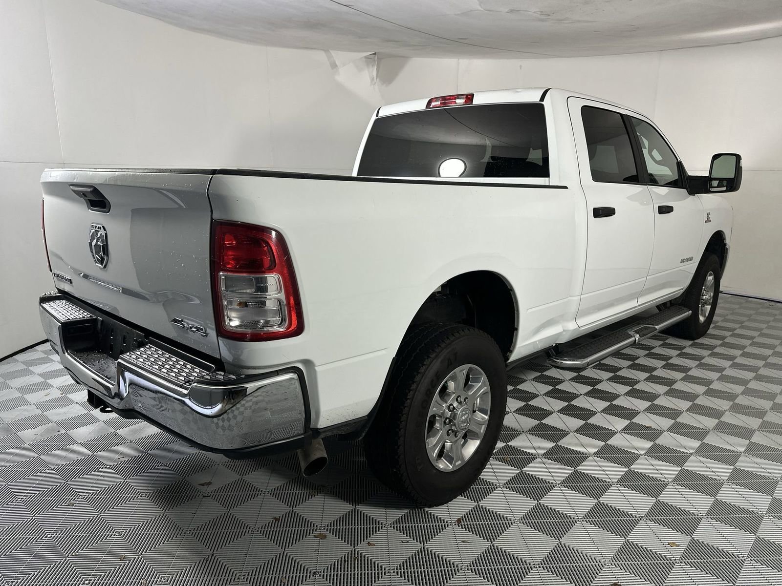 Used 2024 RAM 2500 Big Horn AWD/4WD image 8