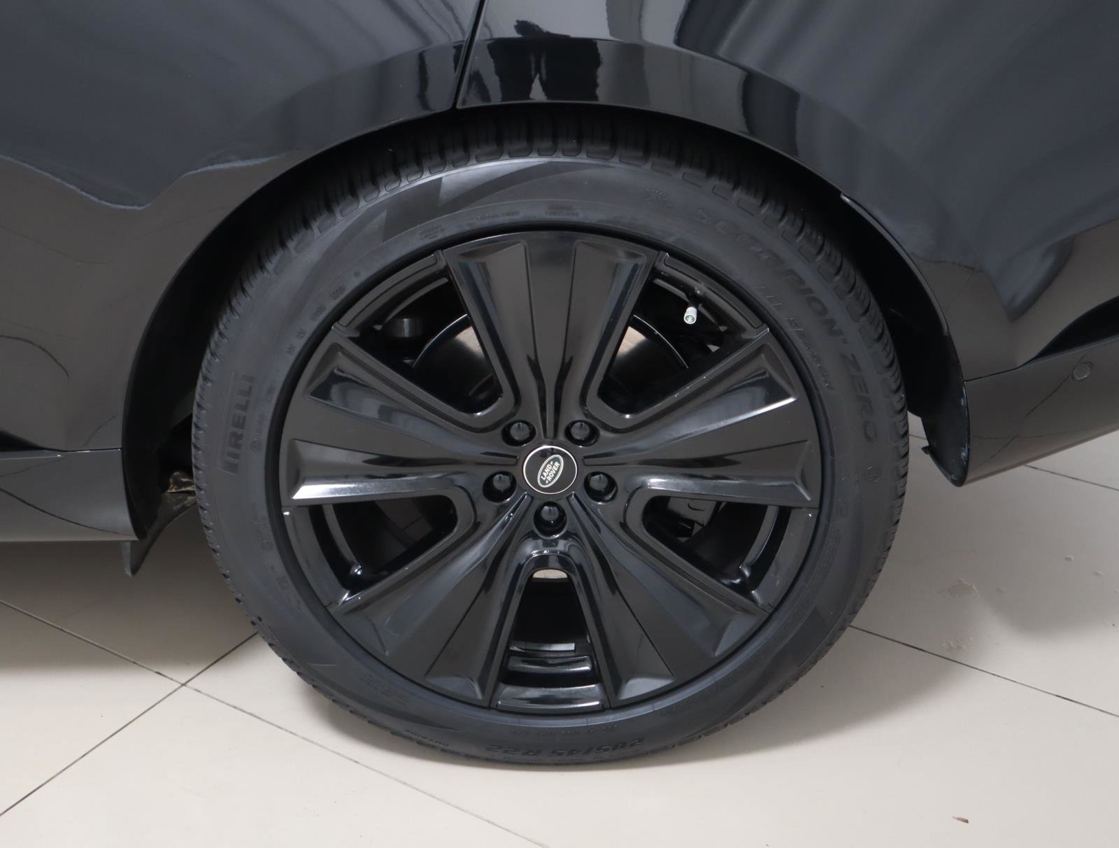 Used 2024 Land Rover Range Rover SE image 9