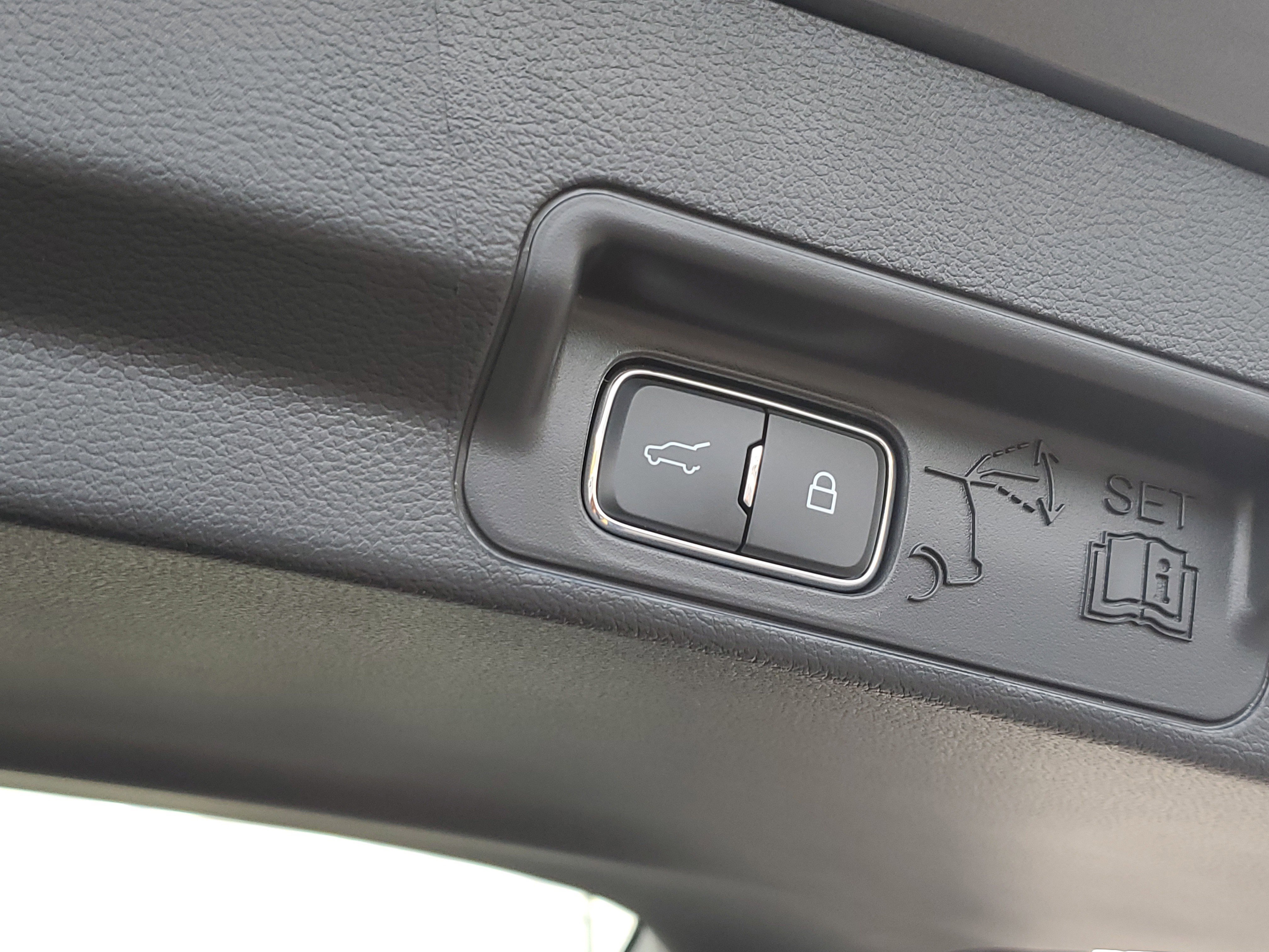 New 2025 Ford Explorer Active w/ Active Comfort Package image 8