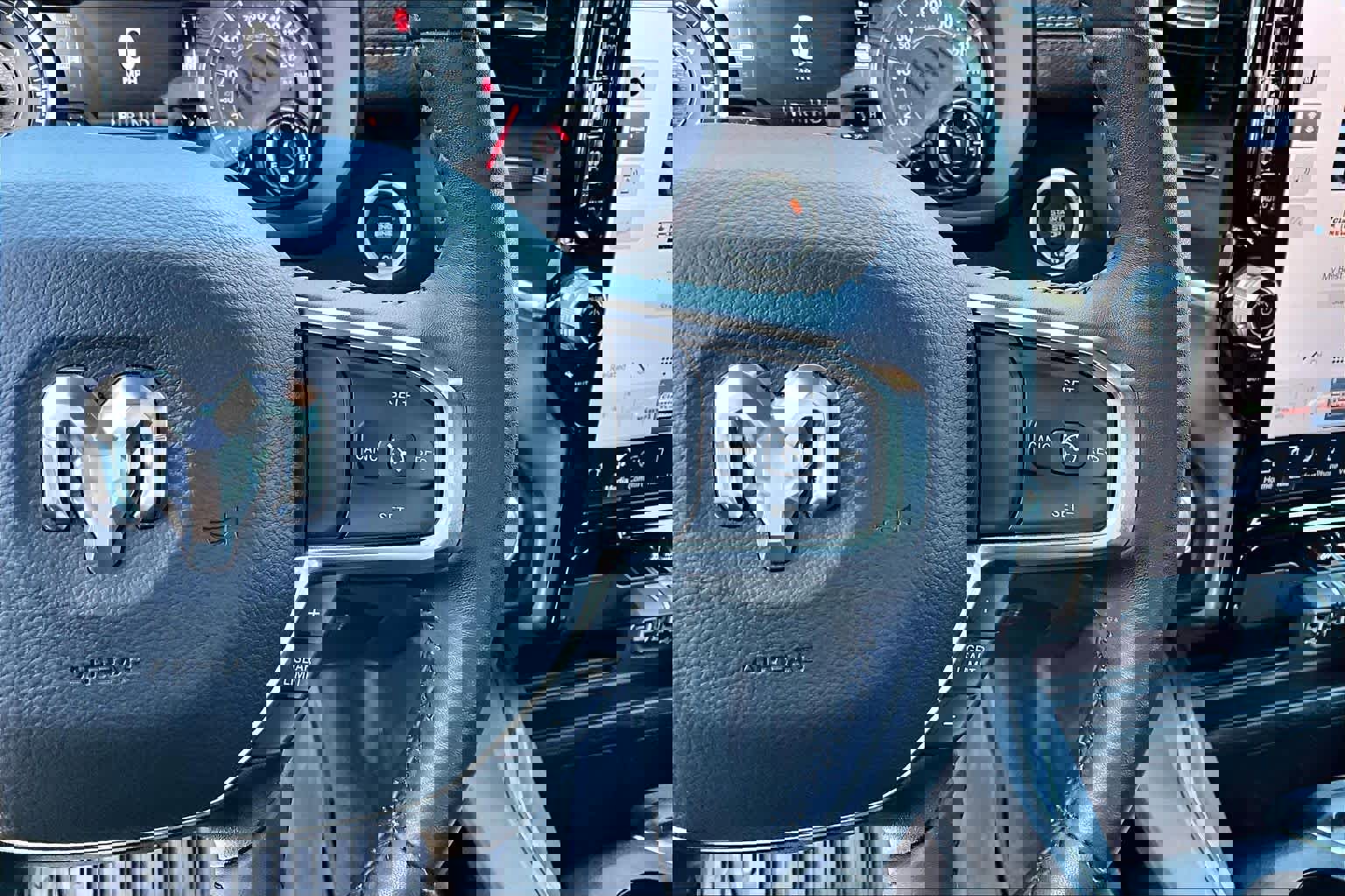 Used 2024 RAM 1500 Laramie image 25