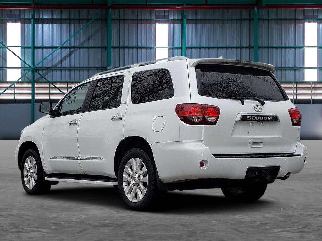 Used 2022 Toyota Sequoia Platinum image 3