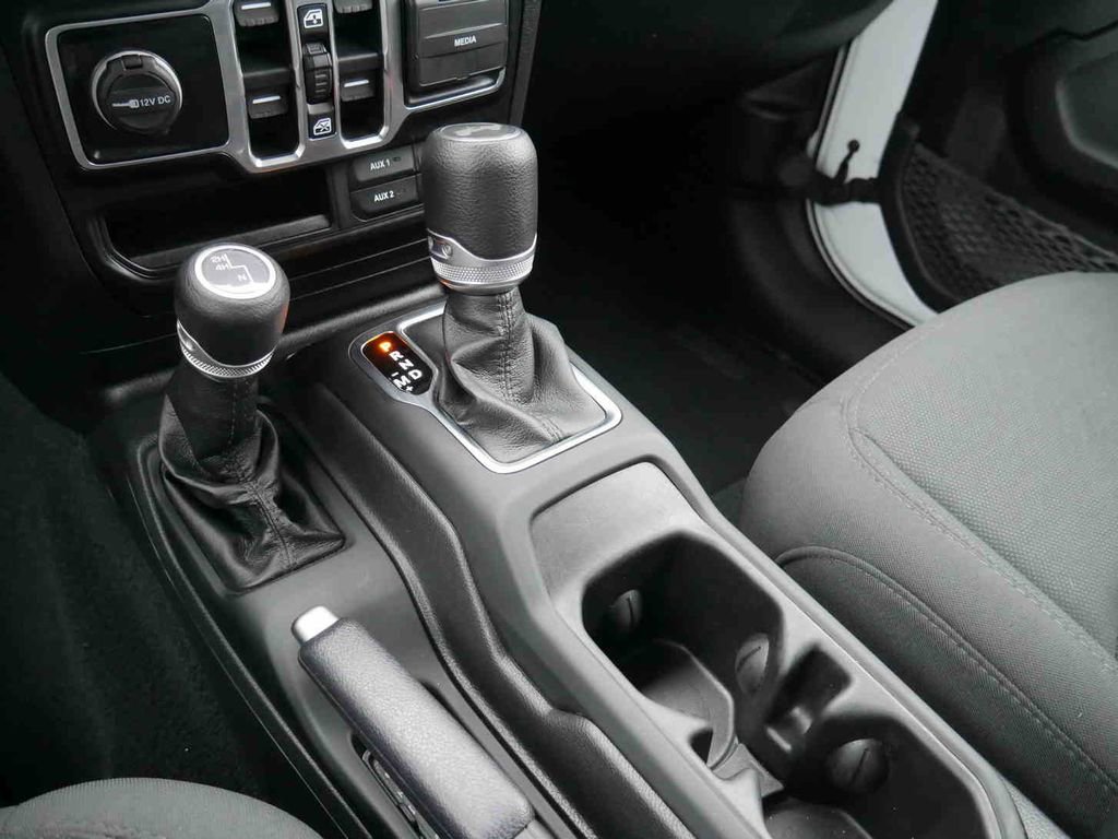 Used 2021 Jeep Wrangler Unlimited Sport image 30