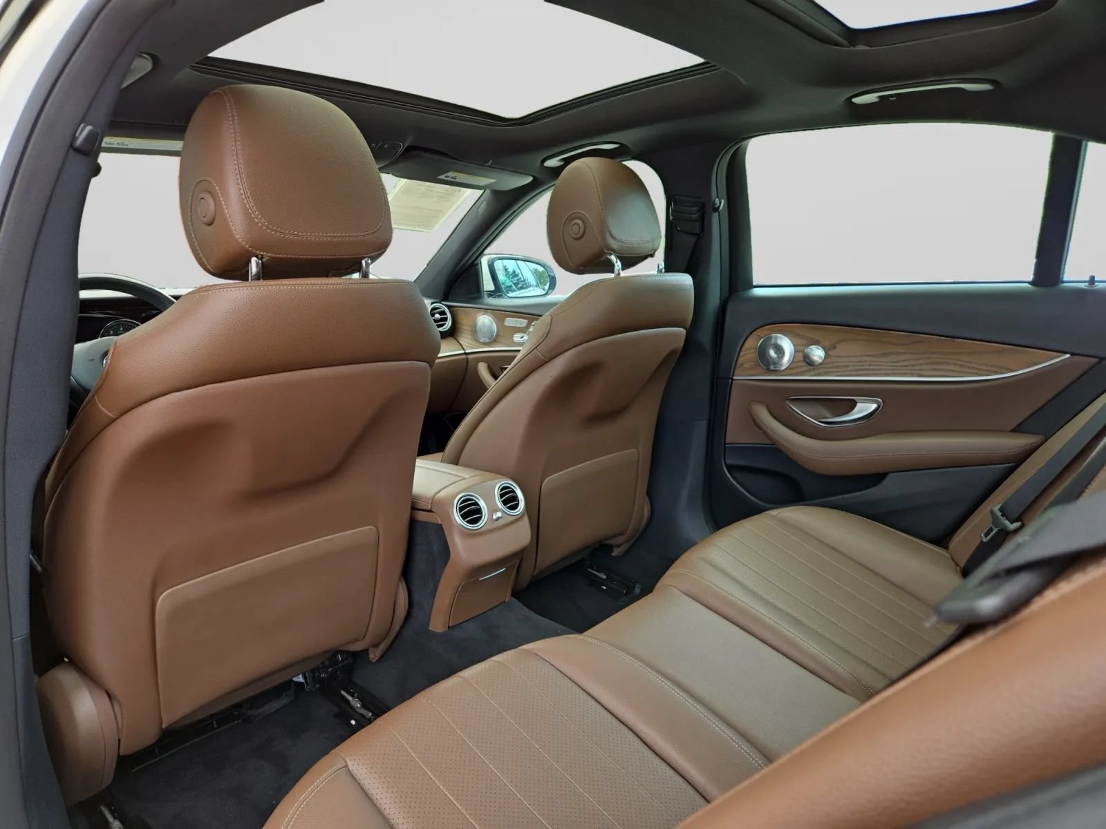 Used 2018 Mercedes-Benz E 300 image 26