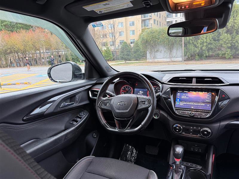 Used 2021 Chevrolet TrailBlazer RS w/ Sun and Liftgate Package image 23