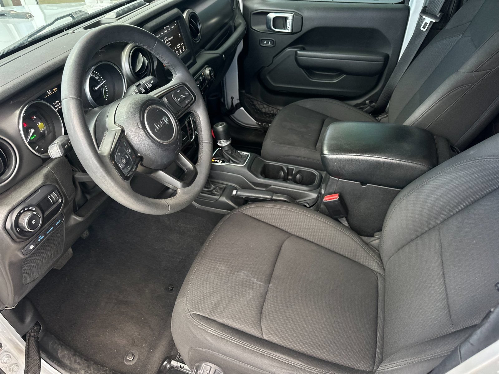 Used 2023 Jeep Wrangler Unlimited AWD/4WD image 9
