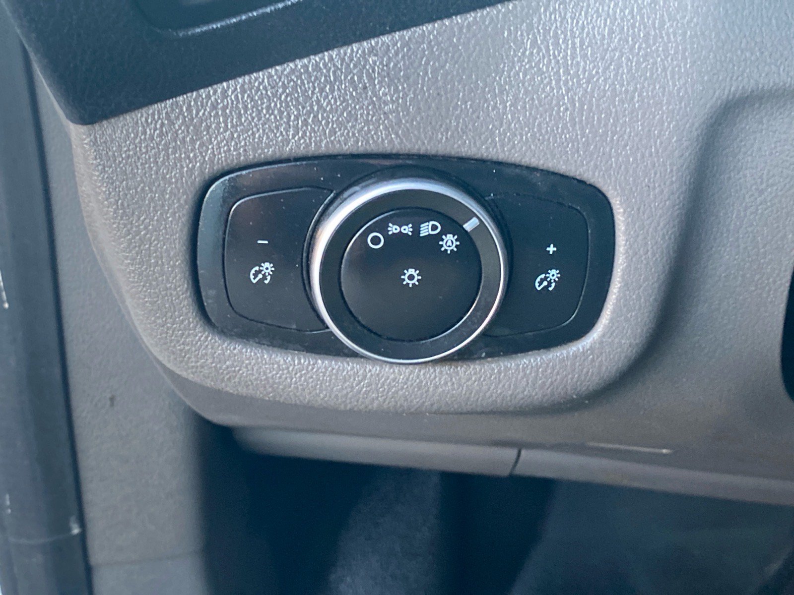 Used 2020 Ford Transit Connect XL FWD image 22