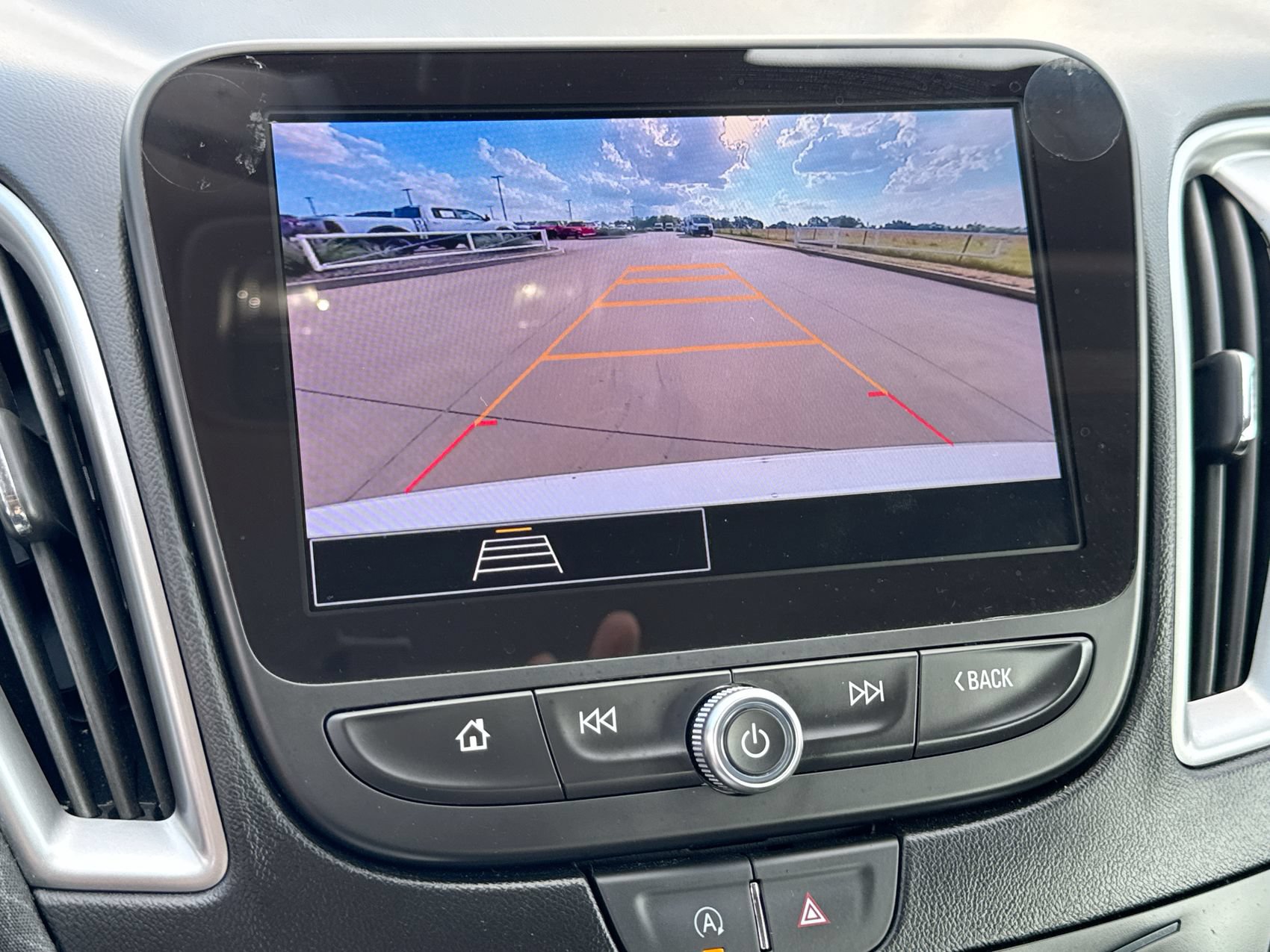 Used 2025 Chevrolet Malibu LT FWD image 17