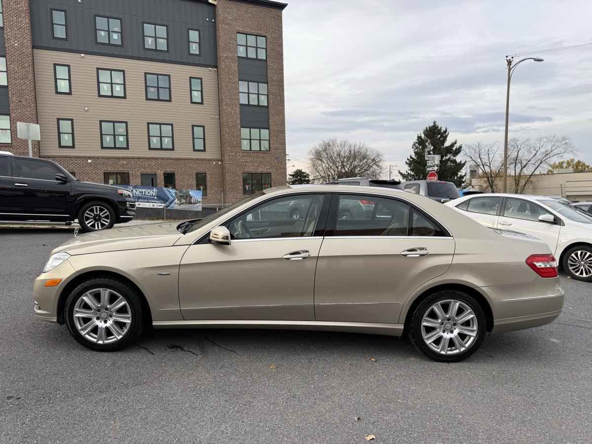 Used 2012 Mercedes-Benz E 350 Sedan image 4