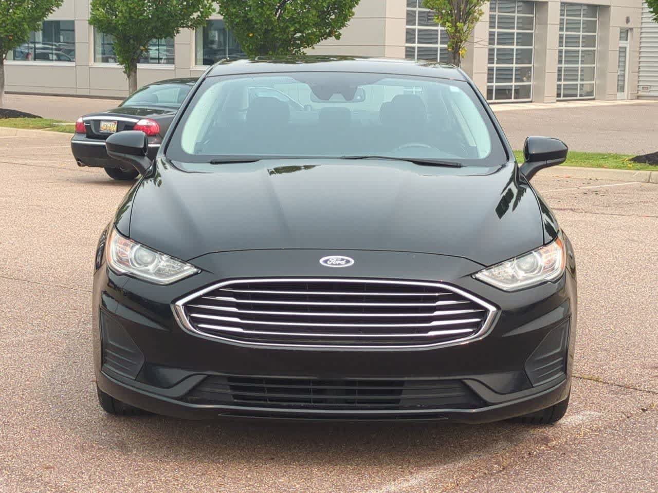 Used 2020 Ford Fusion SE FWD image 9