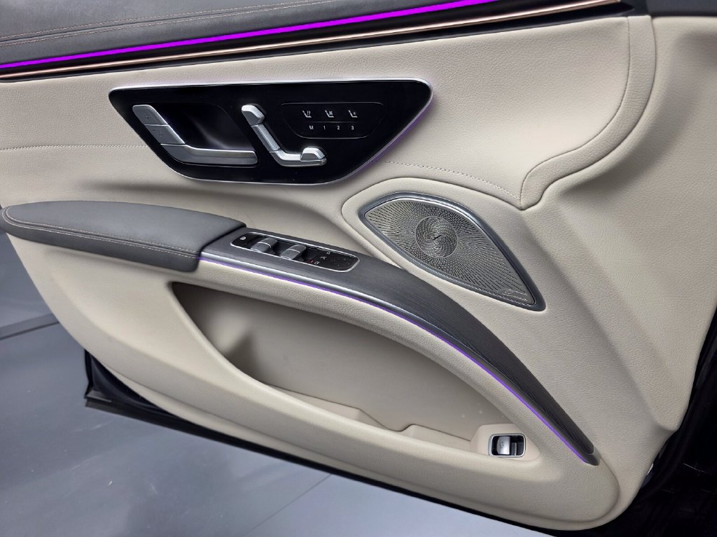 Used 2023 Mercedes-Benz EQS 580 4MATIC Sedan image 26