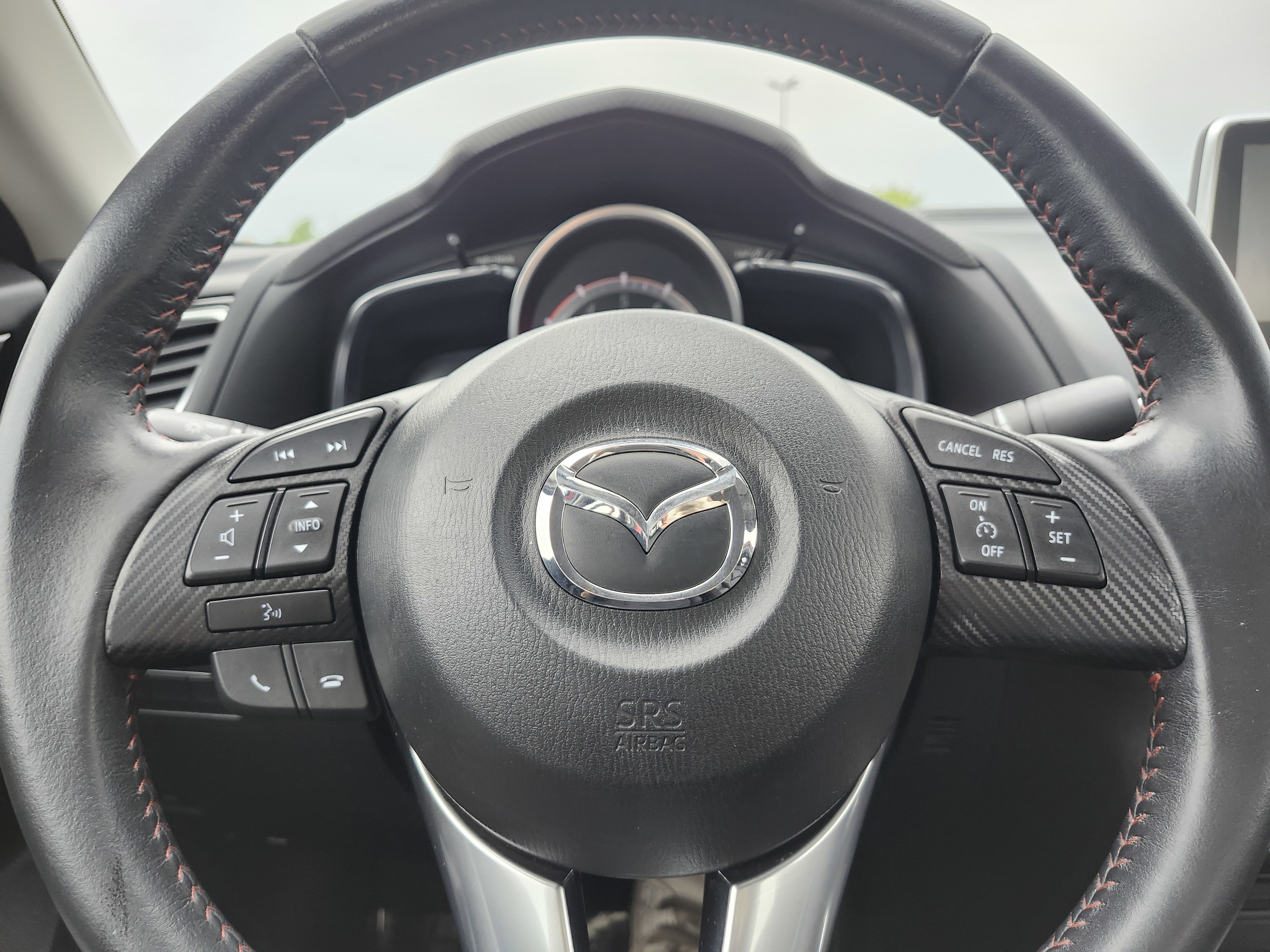 Used 2014 MAZDA MAZDA3 s Touring FWD image 29