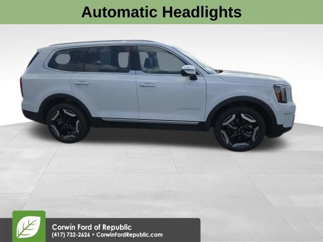 Used 2025 Kia Telluride S image 4