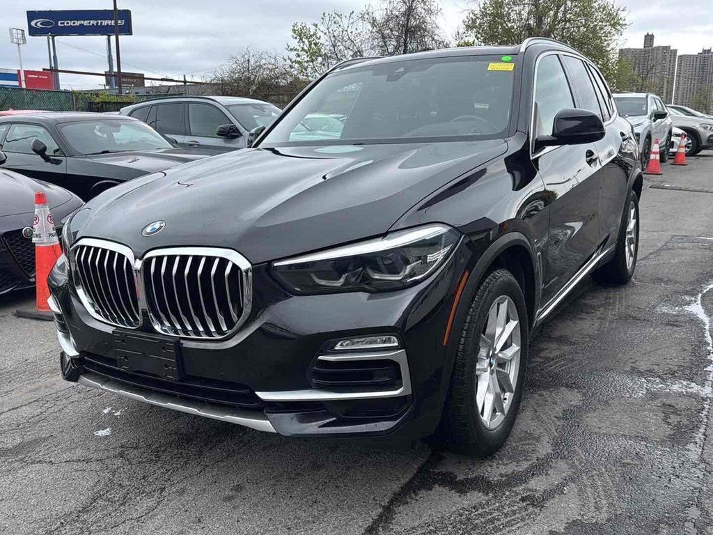 Used 2019 BMW X5 xDrive40i w/ Premium Package 2
