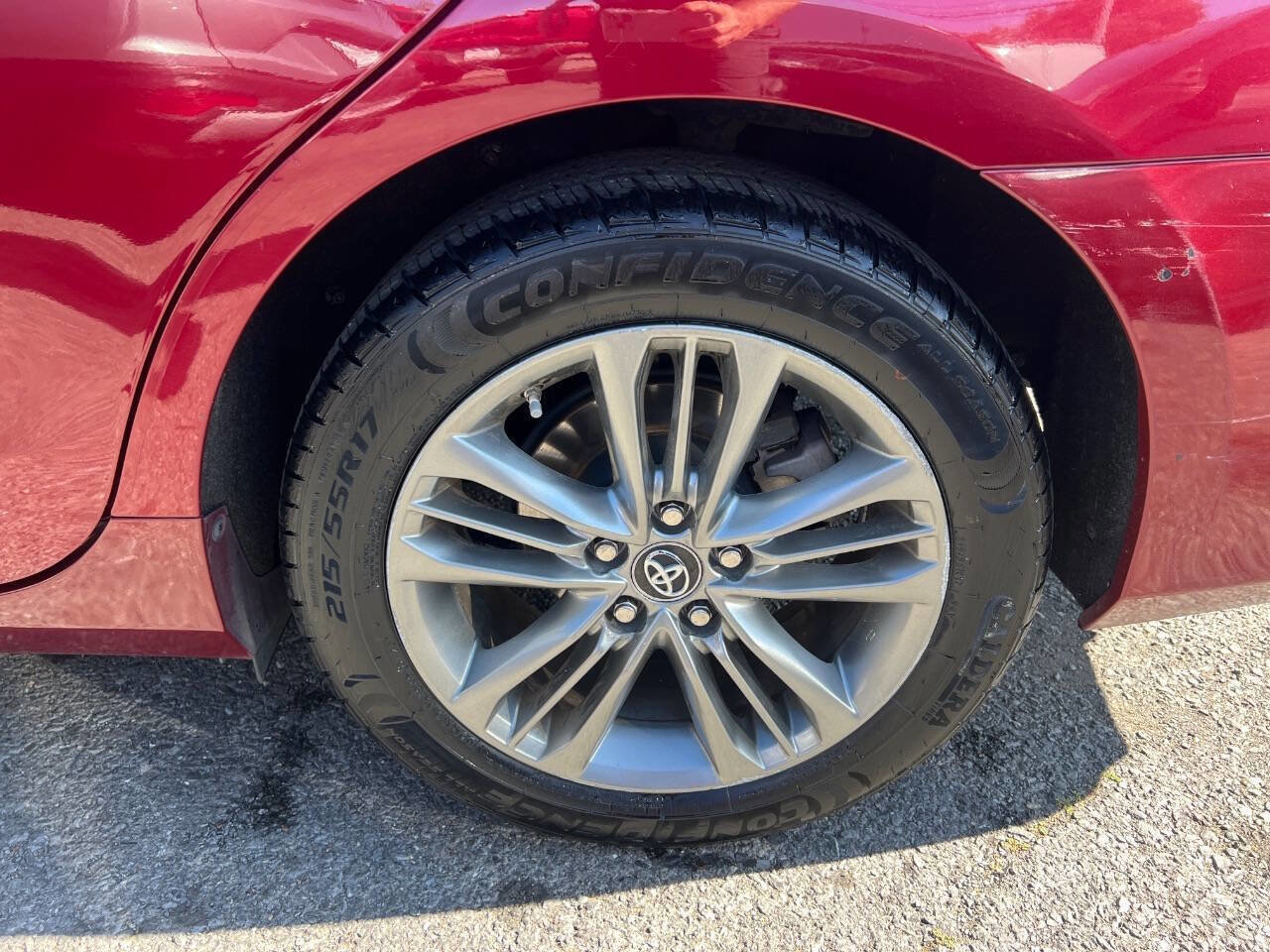 Used 2017 Toyota Camry SE image 20