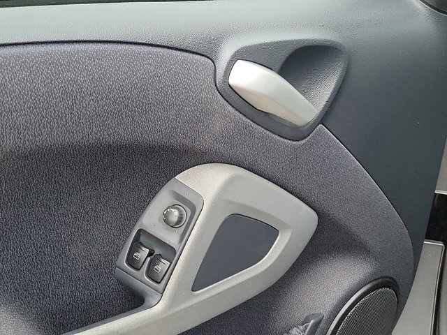 Used 2016 smart fortwo passion image 12